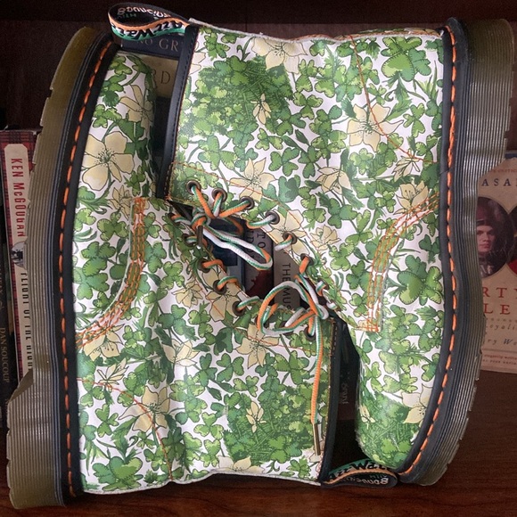 Rare! Dr Martens Limited Edition St Patrick’s Day Shamrock 1460 Boots W 10 | M 9 - Picture 3 of 15